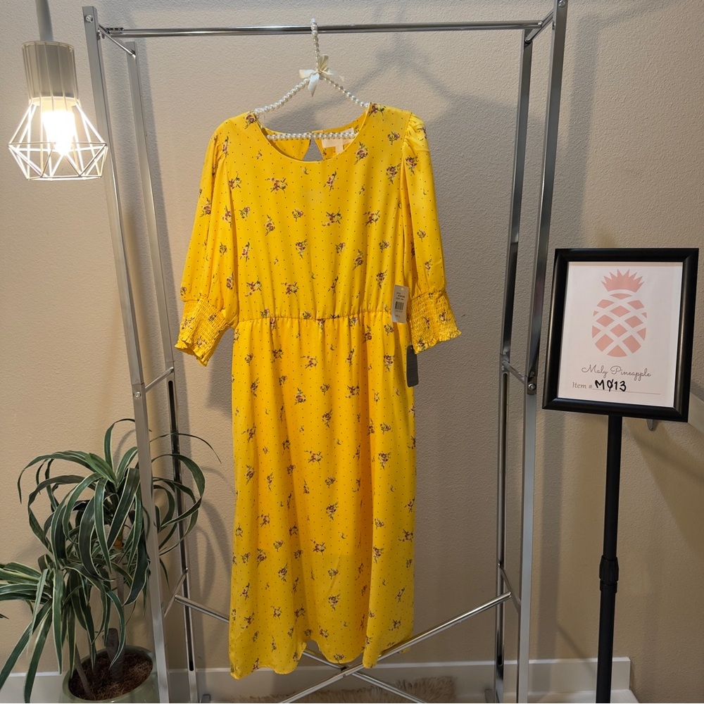 NWT Superfoxx size Large midi yellow floral dress with sleeves.